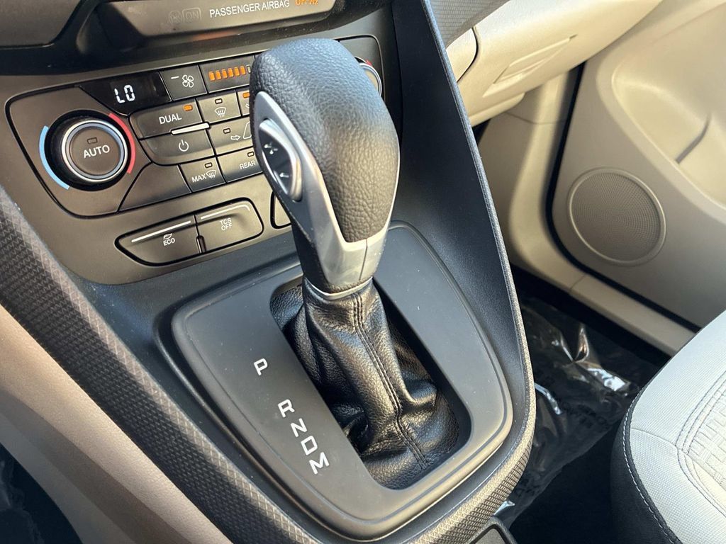 Used 2022 Ford Transit Connect XLT FWD image 35