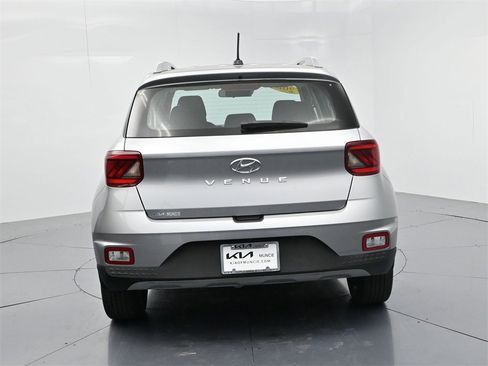 Used 2023 Hyundai Venue SEL image 7