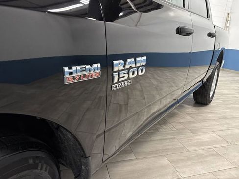 Used 2022 RAM 1500 Classic SLT image 33
