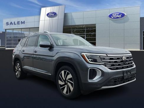 Used 2024 Volkswagen Atlas SEL AWD/4WD image 1