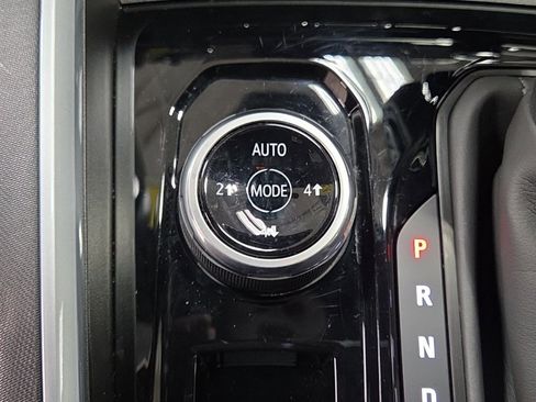 Used 2023 Chevrolet Colorado Trail Boss w/ Technology Package image 29