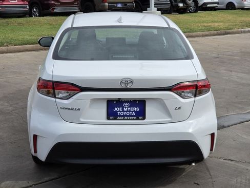 Used 2026 Toyota Corolla LE FWD image 8