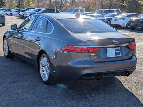 Used 2017 Jaguar XF Premium image 3