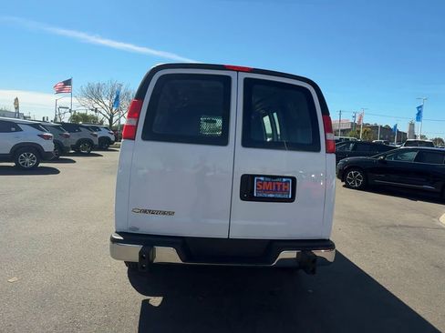 Used 2024 Chevrolet Express 2500 w/ Driver Convenience Package RWD image 6