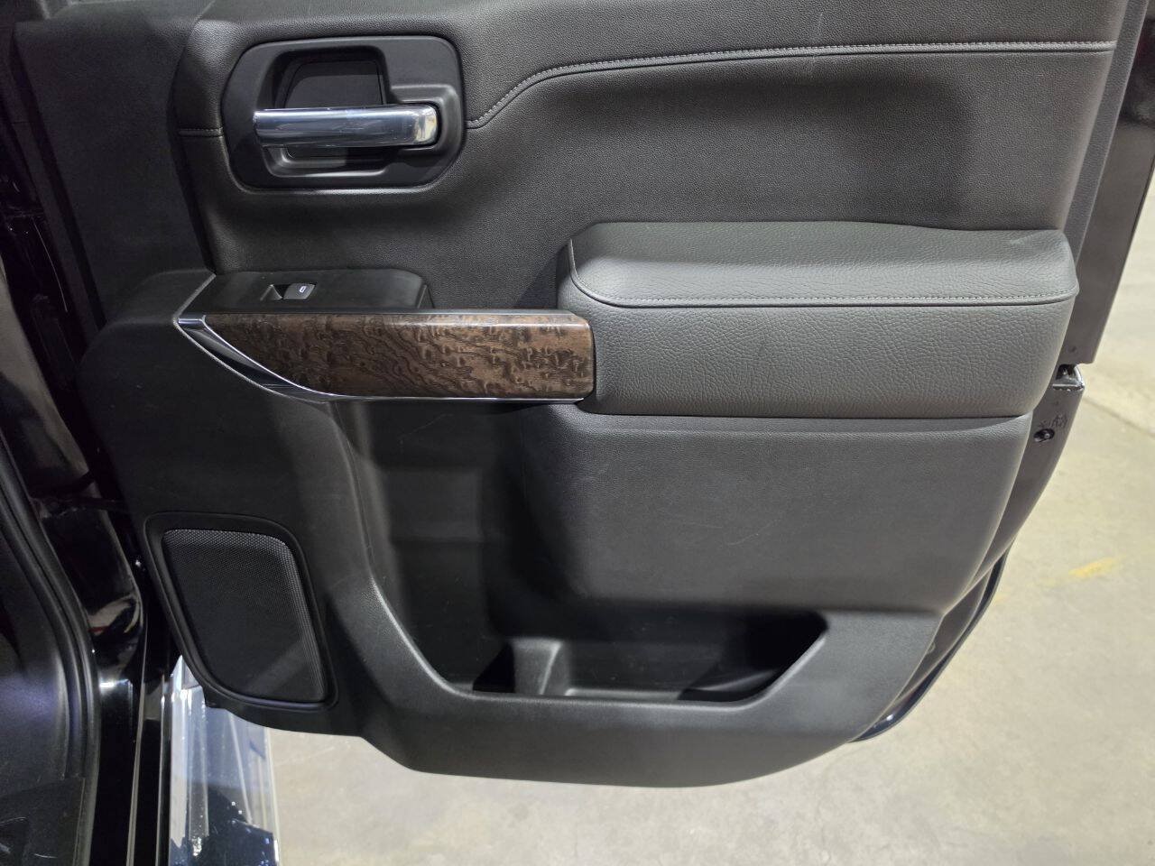Used 2019 GMC Sierra 1500 Denali w/ Driver Alert Package II AWD/4WD image 32