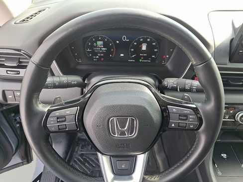 Used 2025 Honda Pilot Elite image 21