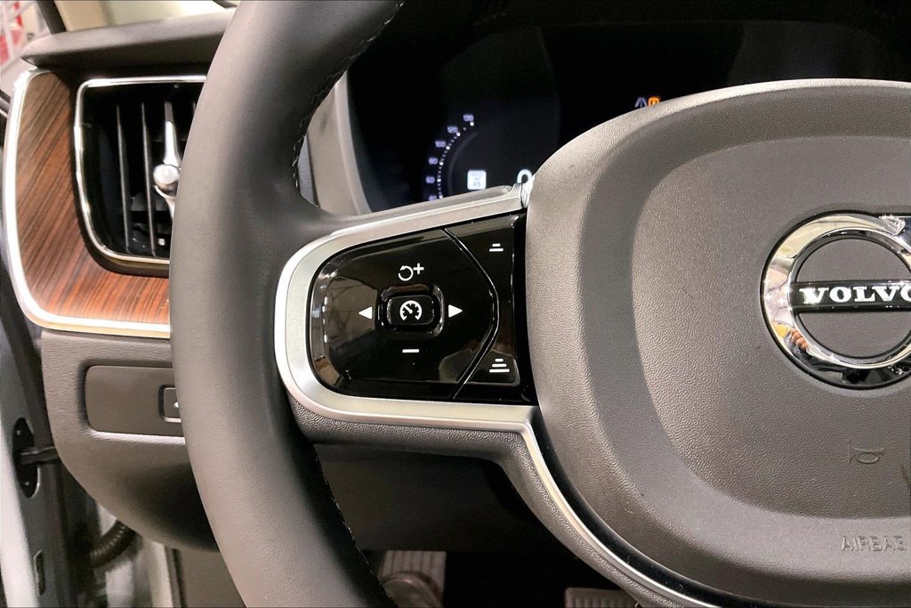 Certified 2024 Volvo XC60 B5 Plus w/ Climate Package AWD/4WD image 12