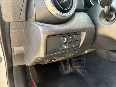 Used 2017 FIAT 124 Spider Lusso RWD image 25