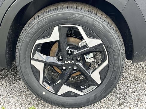 New 2026 Kia Seltos S FWD image 9