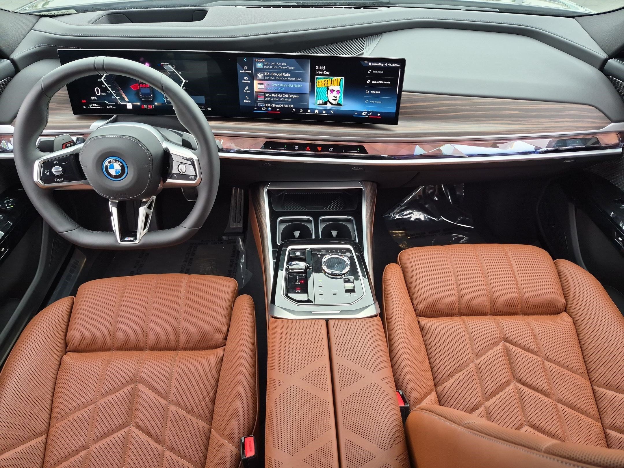 Used 2026 BMW 750e xDrive AWD/4WD image 29
