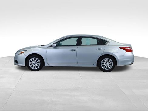 Used 2016 Nissan Altima 2.5 S w/ Power Driver Seat Package FWD image 8