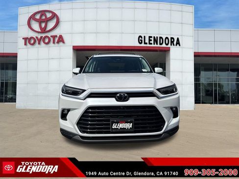 New 2026 Toyota Grand Highlander FWD image 3