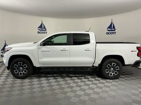 Used 2023 Chevrolet Colorado Z71 w/ Z71 Convenience Package 2 AWD/4WD image 4