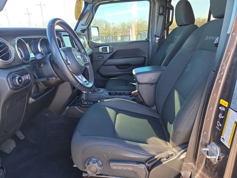 Used 2020 Jeep Wrangler Unlimited Sahara w/ LED Lighting Group image 5