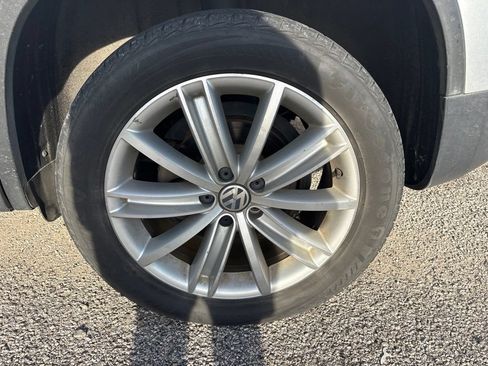 Used 2016 Volkswagen Tiguan SE AWD/4WD image 24