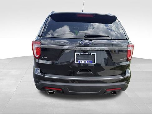 Used 2019 Ford Explorer XLT w/ Equipment Group 202A AWD/4WD image 17