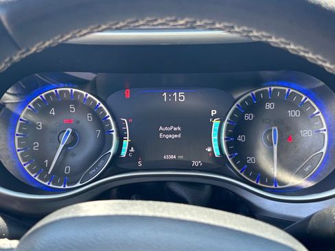 Used 2024 Chrysler Pacifica Touring-L FWD image 42