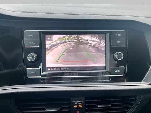 Used 2022 Volkswagen Jetta SE w/ Panoramic Sunroof Package FWD image 27