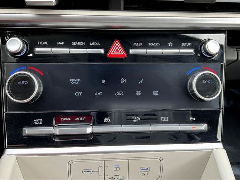Certified 2026 Hyundai Santa Fe SE AWD/4WD image 14