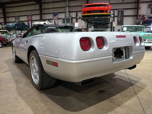 Used 1996 Chevrolet Corvette Convertible RWD image 6