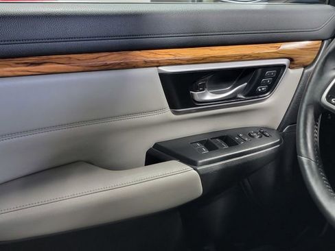 Used 2018 Honda CR-V Touring image 22