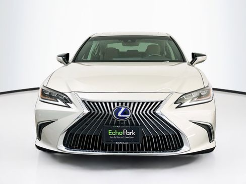 Used 2020 Lexus ES 300h w/ Accessory Package 2 FWD image 2