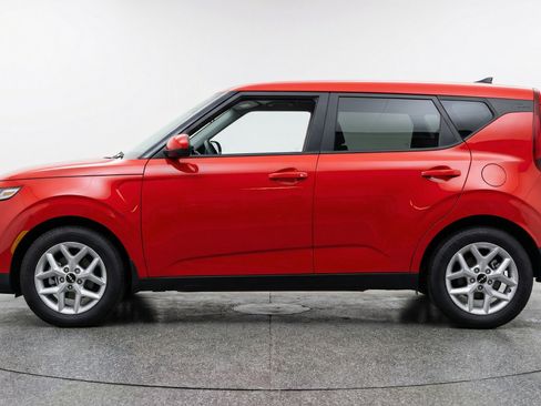 Used 2025 Kia Soul LX w/ LX Technology Package image 5