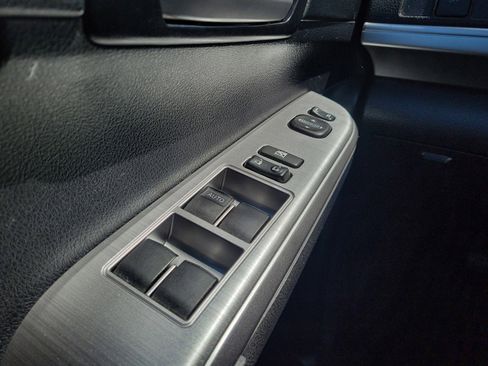 Used 2014 Toyota Camry SE FWD image 19