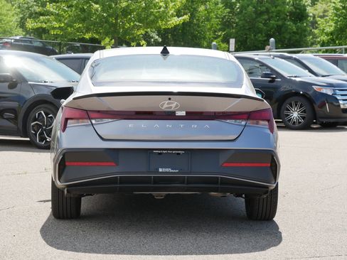 Certified 2025 Hyundai Elantra Sport FWD image 7