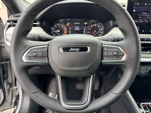 Used 2025 Jeep Compass Limited AWD/4WD image 30