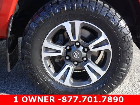 Used 2016 Toyota Tacoma TRD Sport image 8