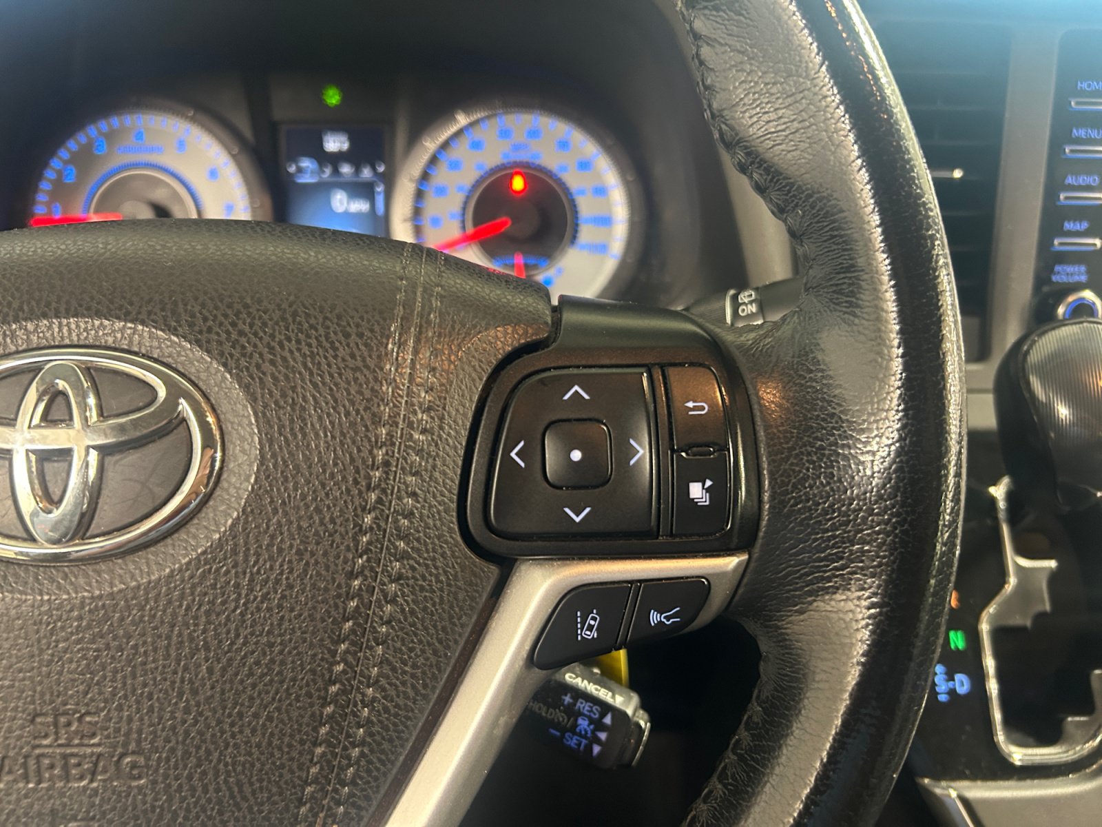 Used 2019 Toyota Sienna SE FWD image 21