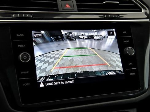 Certified 2024 Volkswagen Tiguan SE R-Line image 23