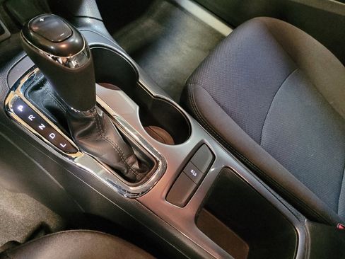 Used 2017 Chevrolet Cruze LT image 26