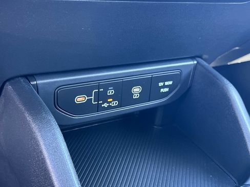 Used 2025 Kia K4 LXS image 17
