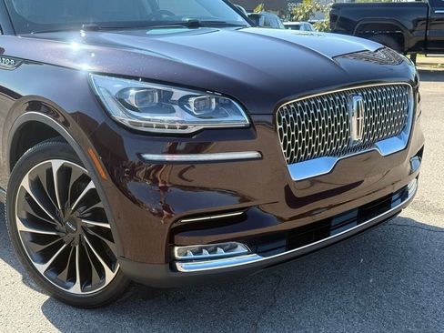 Used 2023 Lincoln Aviator Reserve w/ Equipment Group 201A image 11
