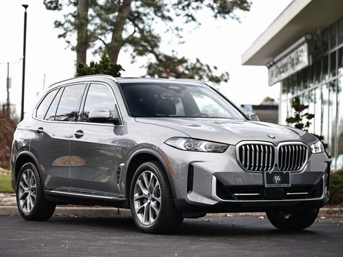 Used 2025 BMW X5 sDrive40i w/ Climate Comfort Package image 1