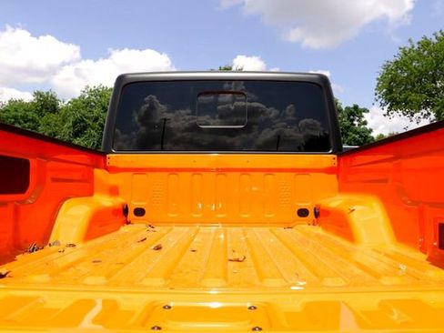 New 2025 Jeep Gladiator Willys image 22