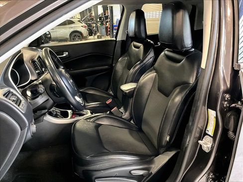 Used 2018 Jeep Compass Latitude AWD/4WD image 10