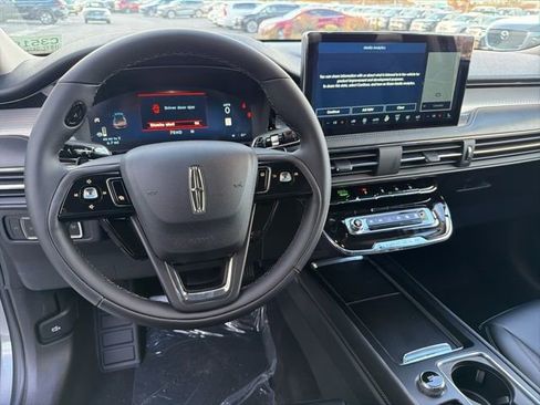 New 2026 Lincoln Corsair Premiere image 9