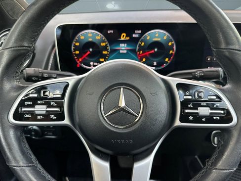 Used 2021 Mercedes-Benz GLB 250 4MATIC image 17