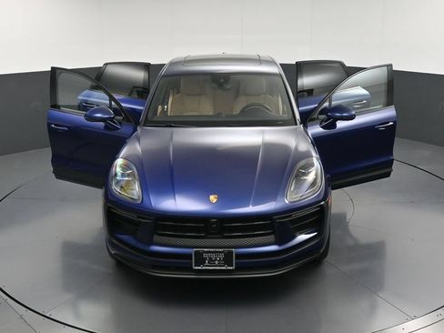 Certified 2026 Porsche Macan AWD/4WD image 32