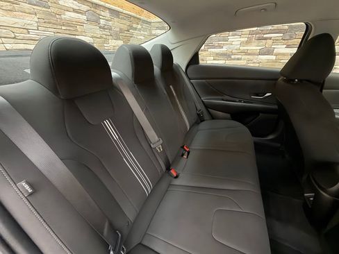 Certified 2024 Hyundai Elantra SEL image 30