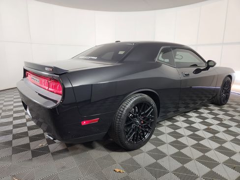 Used 2009 Dodge Challenger SRT8 w/ SRT Option Group II image 7