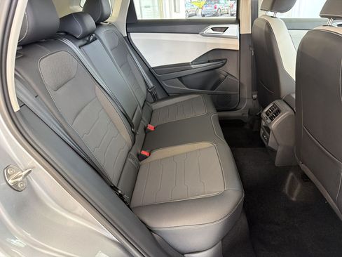 New 2026 Volkswagen Taos SE FWD image 29