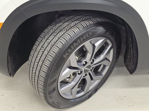 Used 2024 Kia Seltos S AWD/4WD image 42
