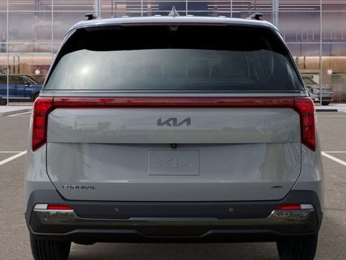New 2025 Kia Carnival SX w/ SX Dark Edition Package image 13