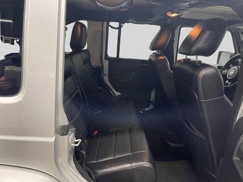 Used 2012 Jeep Wrangler Sahara image 9