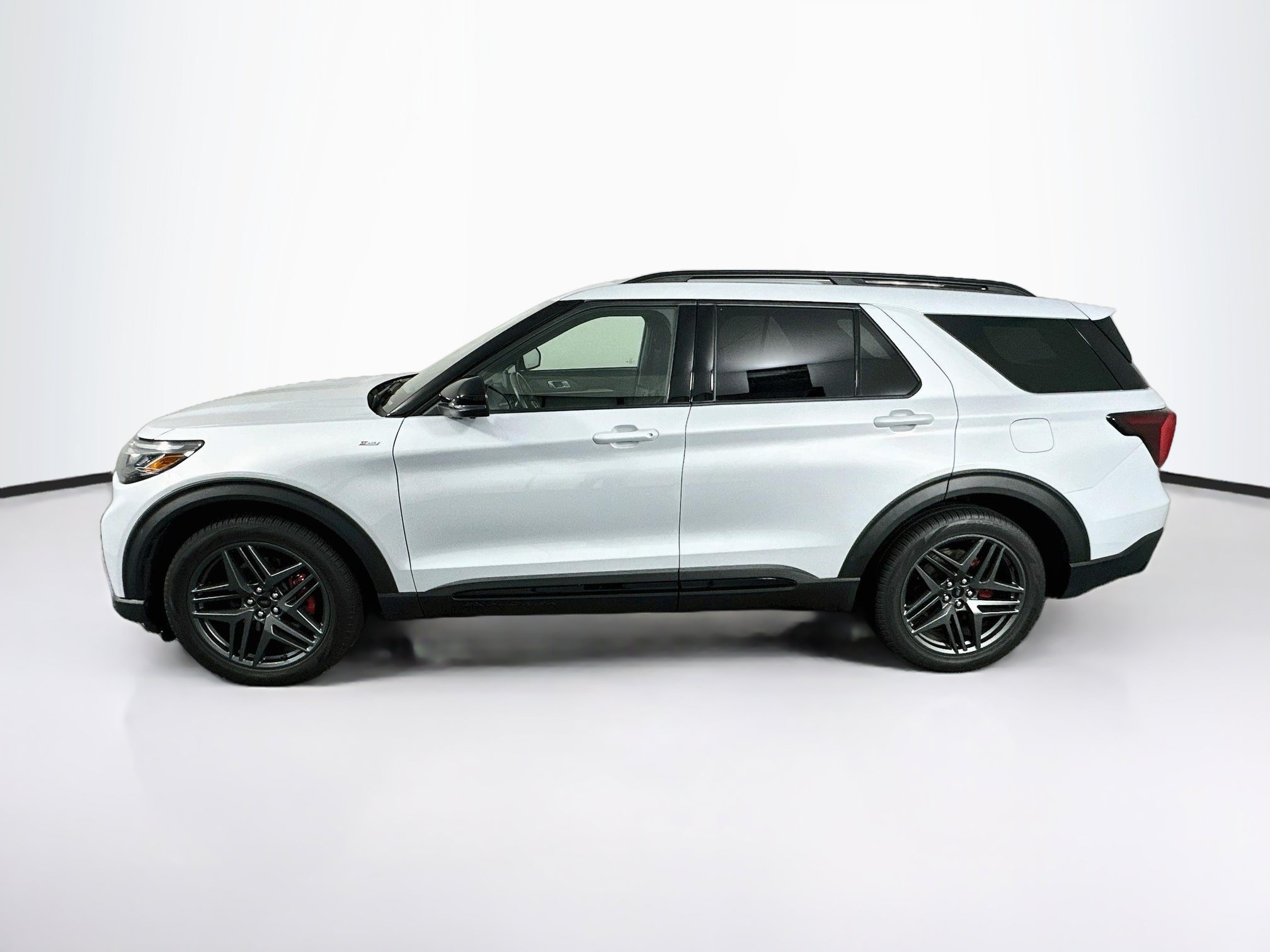 Used 2026 Ford Explorer ST-Line w/ ST-Line Street Pack RWD image 4
