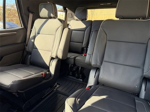 Used 2025 Chevrolet Tahoe Premier image 13